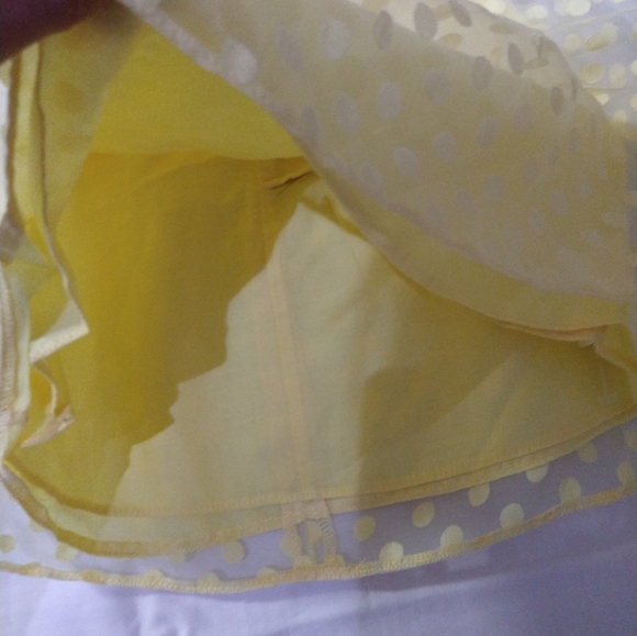 size 3-6 months yellow frilly polka dotted bow dress - Picture 10 of 15